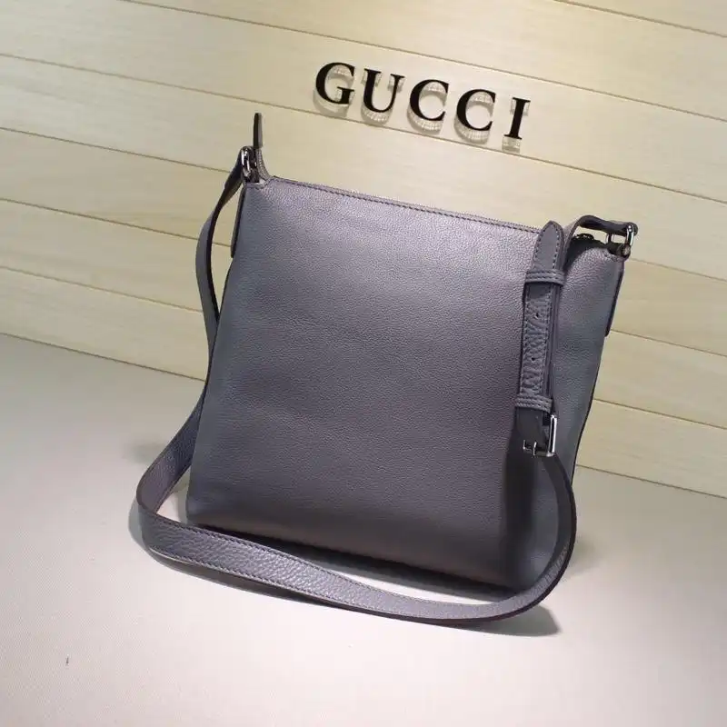 G*u*i crossbody bag 19gm0062