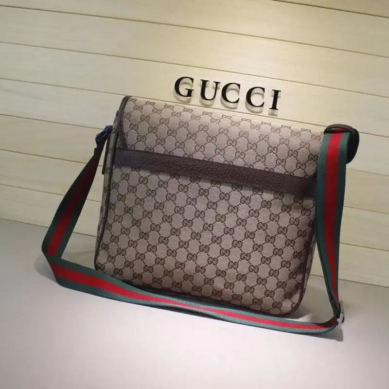 G*u*i messenger bags 19gm0064