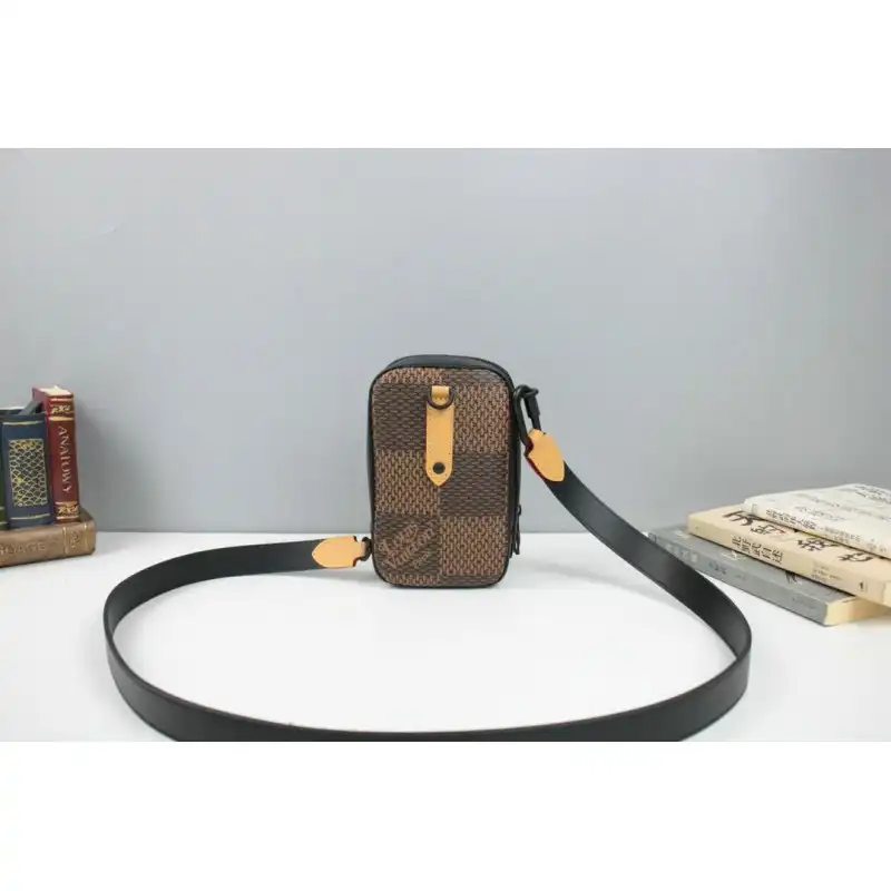 LV Bags 205B570033