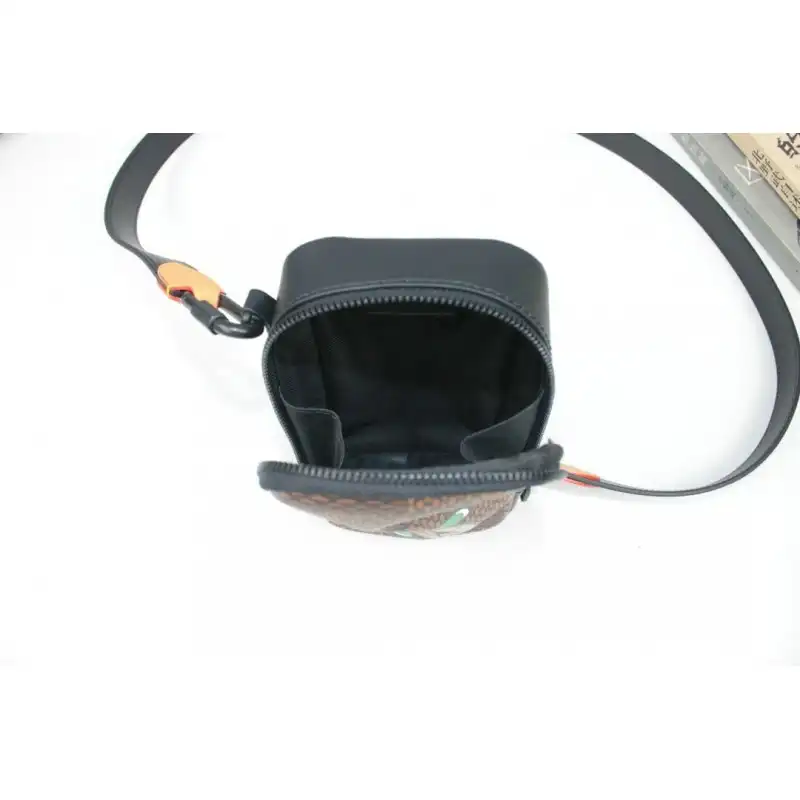 LV Bags 205B570033