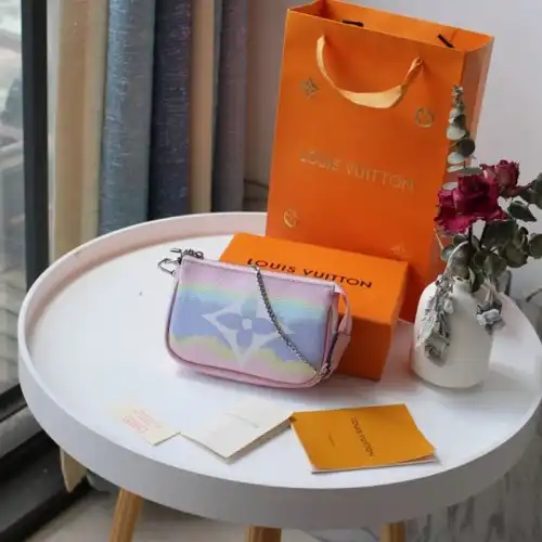 LV Bags 206B570090
