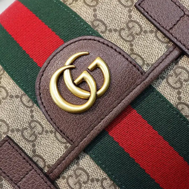 G*u*i bags 206b570137