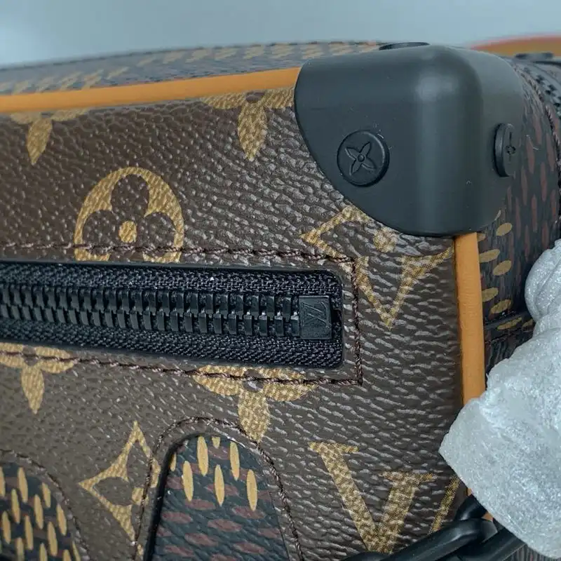 LV Bags 207B570001