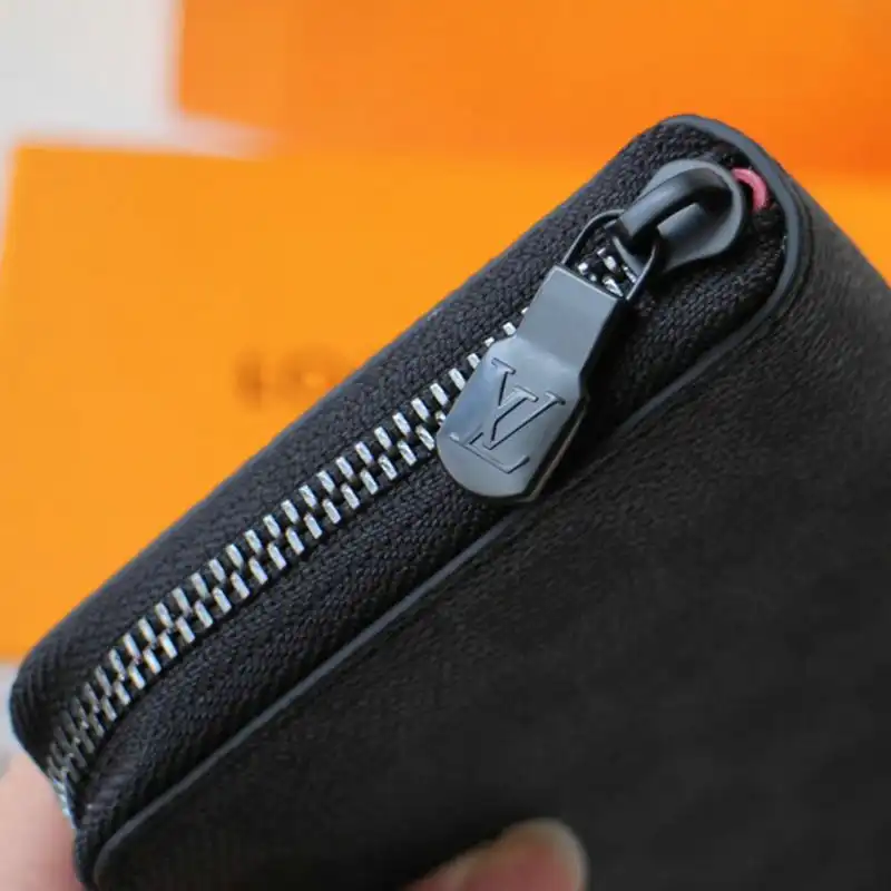 LV Bags 207B570020