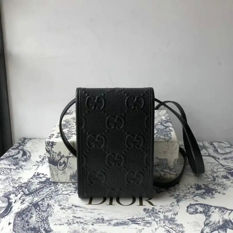 G*u*i bags 208b570060