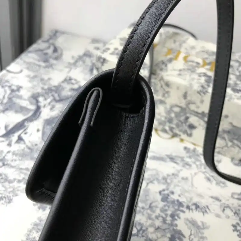 G*u*i bags 208b570060