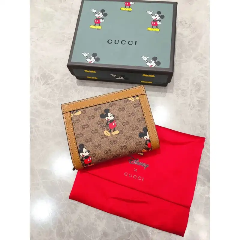 G*u*i bags 20b570085