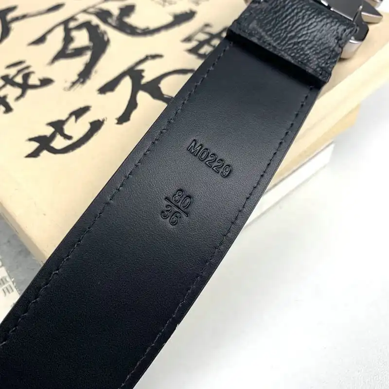 LV Bags 20B570268