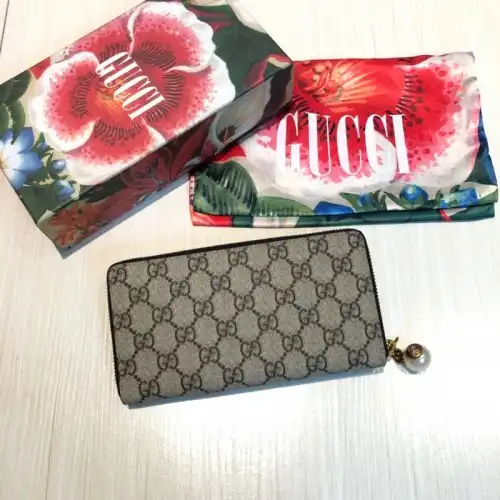 G*u*i bags 20guc0210