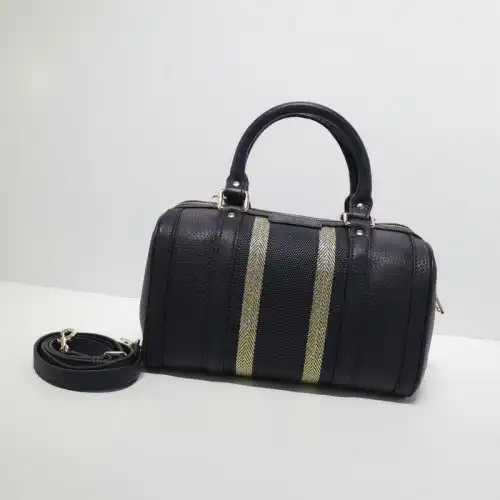 G*u*i bags 204b570087