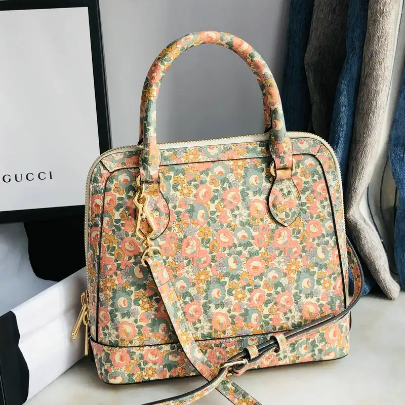 G*u*i bags 2101sh0049