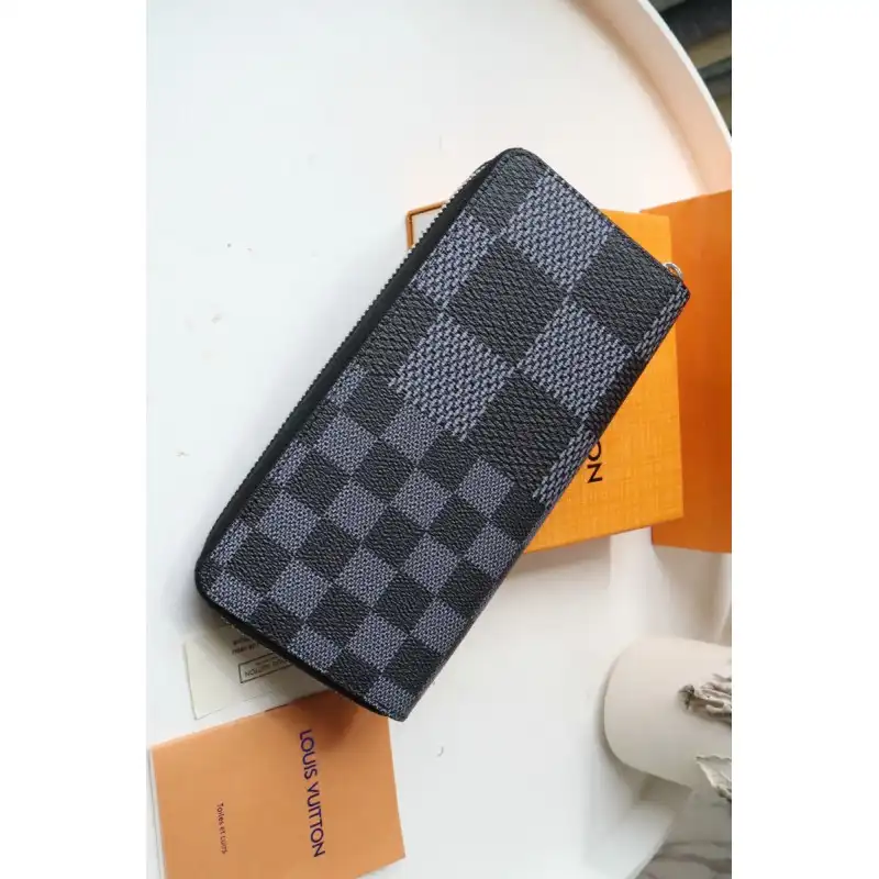 LV Bags 2102SH0001