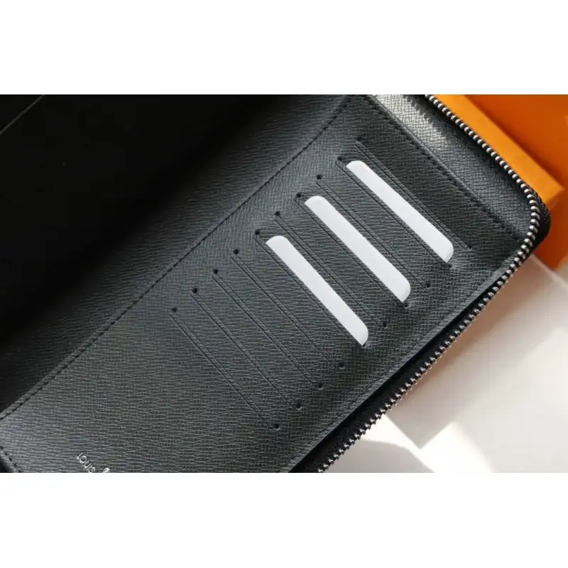 LV Bags 2102SH0003