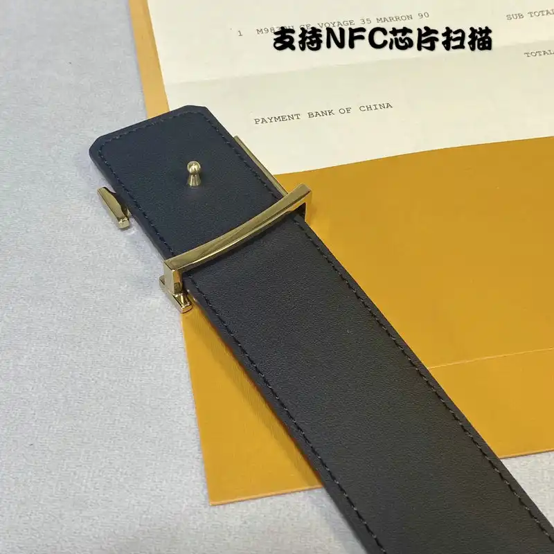 LV Belts 2102SH0046
