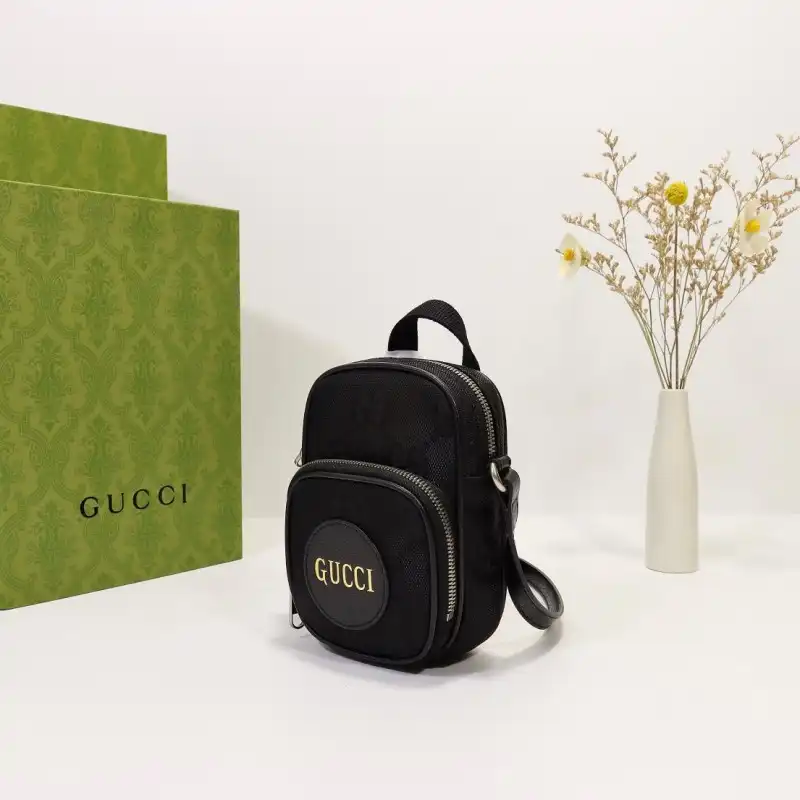 G*u*i s bags 2108dj0022