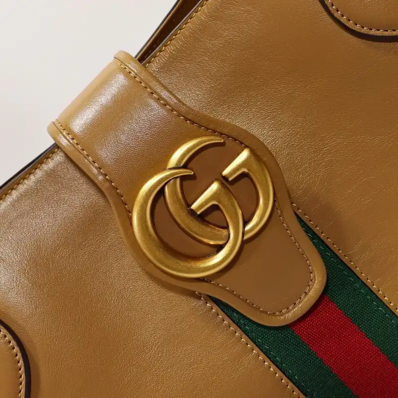 G*u*i s bags 2108dj0070