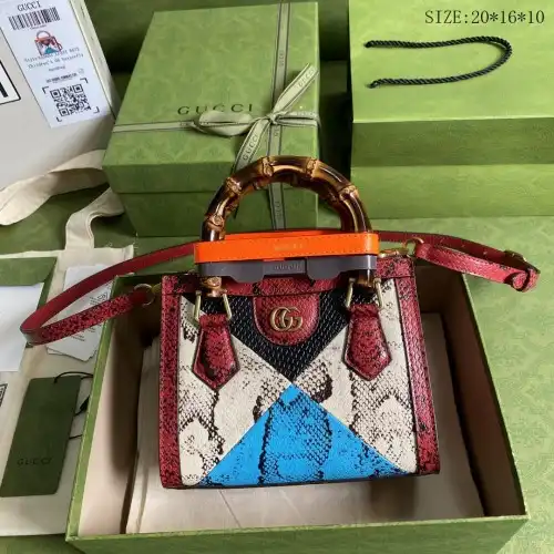 G*u*i s bags 2108ya0017