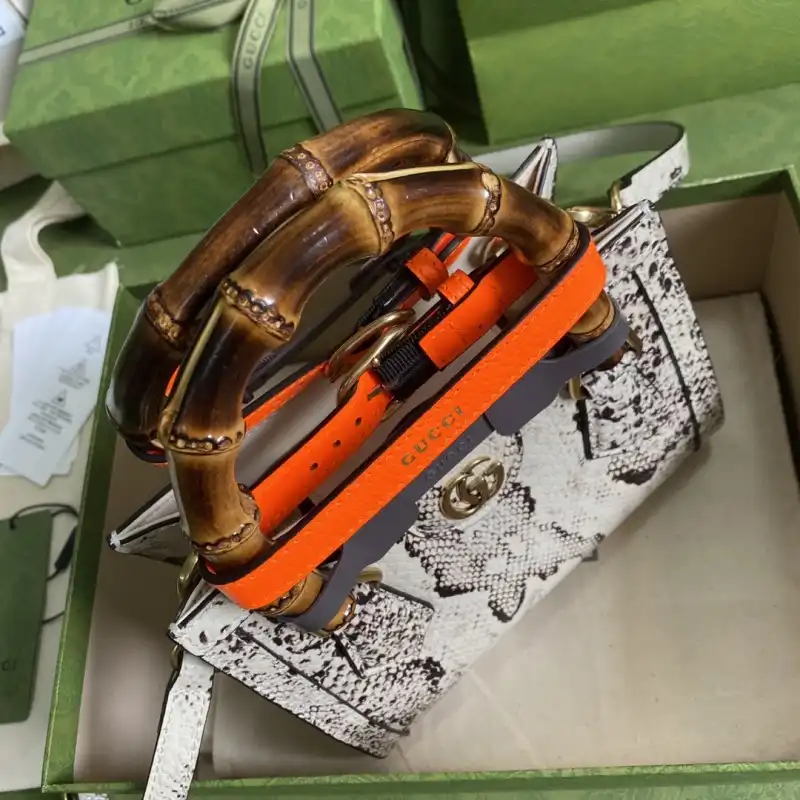 G*u*i s bags 2108ya0019
