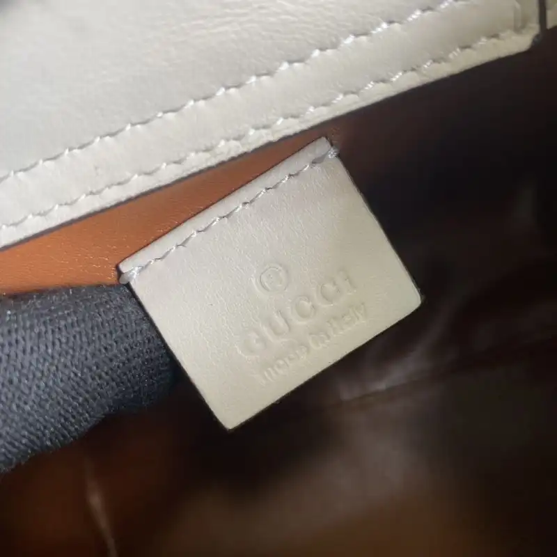 G*u*i s bags 2108ya0019
