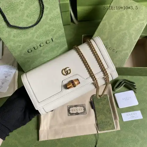 G*u*i s bags 2108ya0056