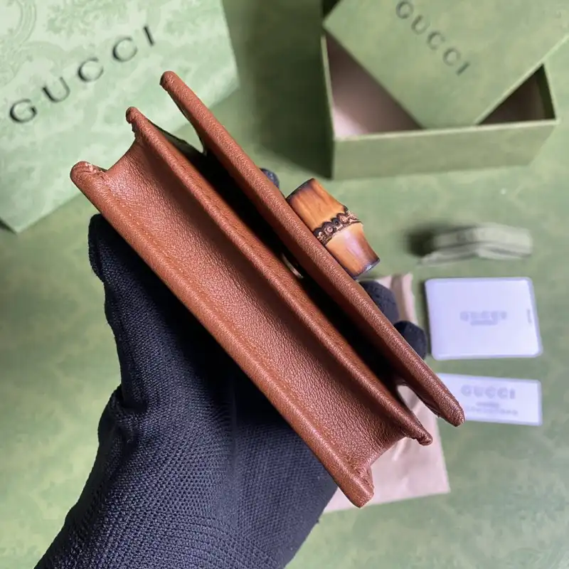 G*u*i s bags 2108ya0070