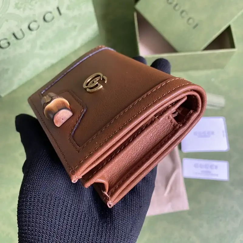 G*u*i s bags 2108ya0070
