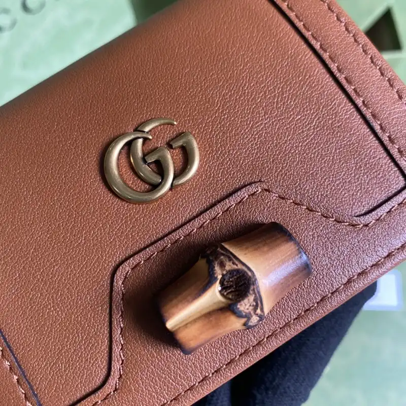 G*u*i s bags 2108ya0070