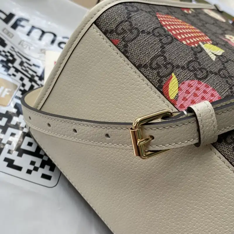G*u*i s bags 2108ya0076