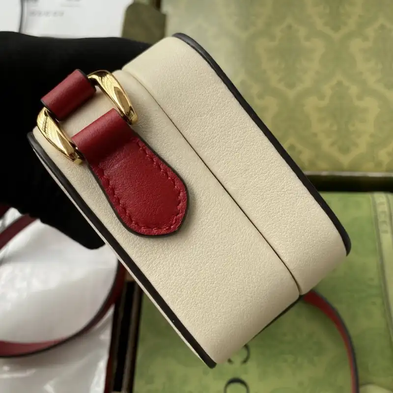 G*u*i s bags 2108ya0096