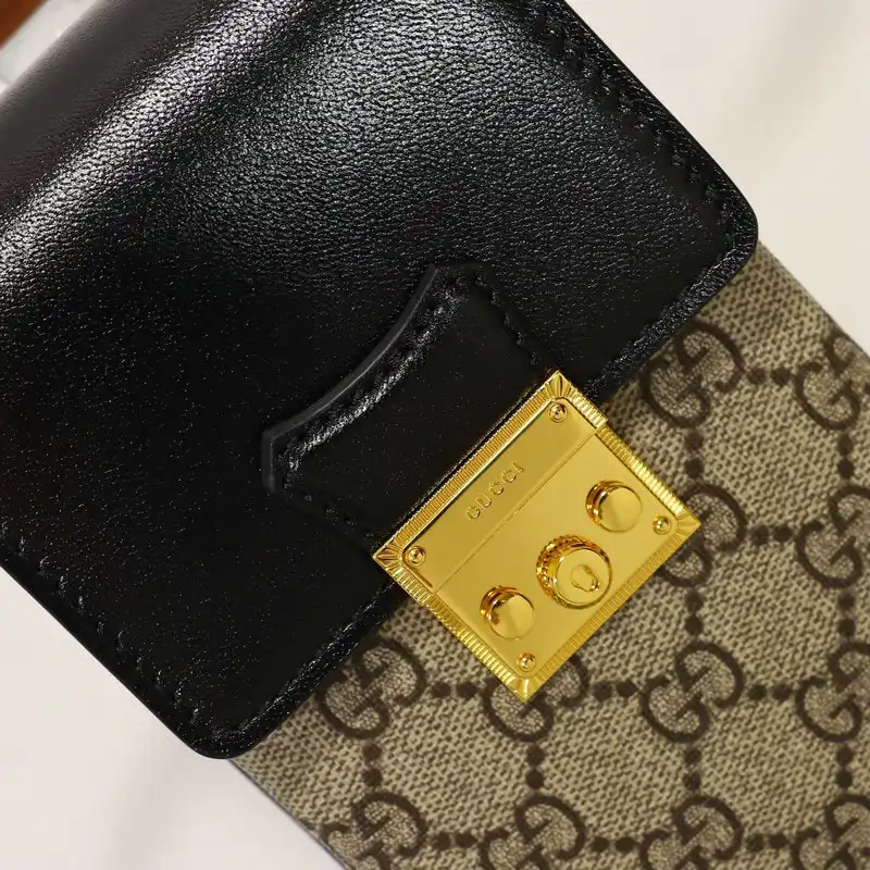 G*u*i bag 2110dj0030