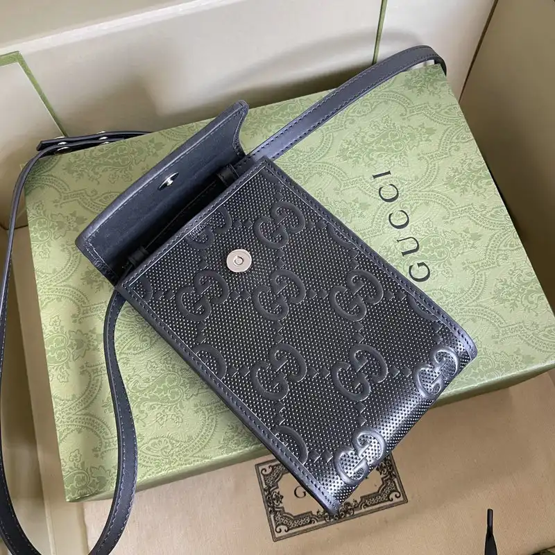 G*u*i bag 2110dj0035