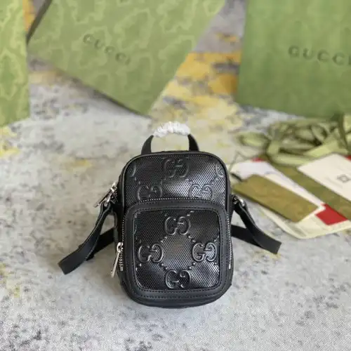G*u*i bag 2110dj0036