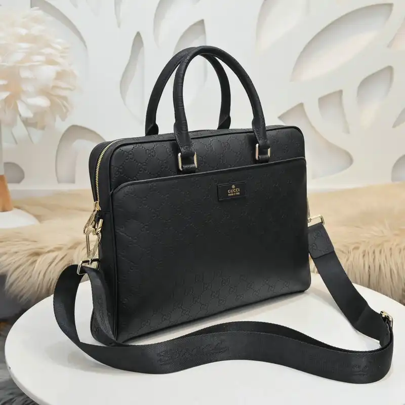 G*u*i s bags 2110yz0011