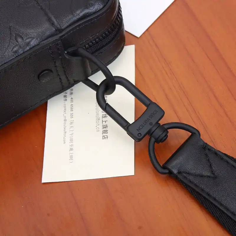 LV Bags 2111YA0001