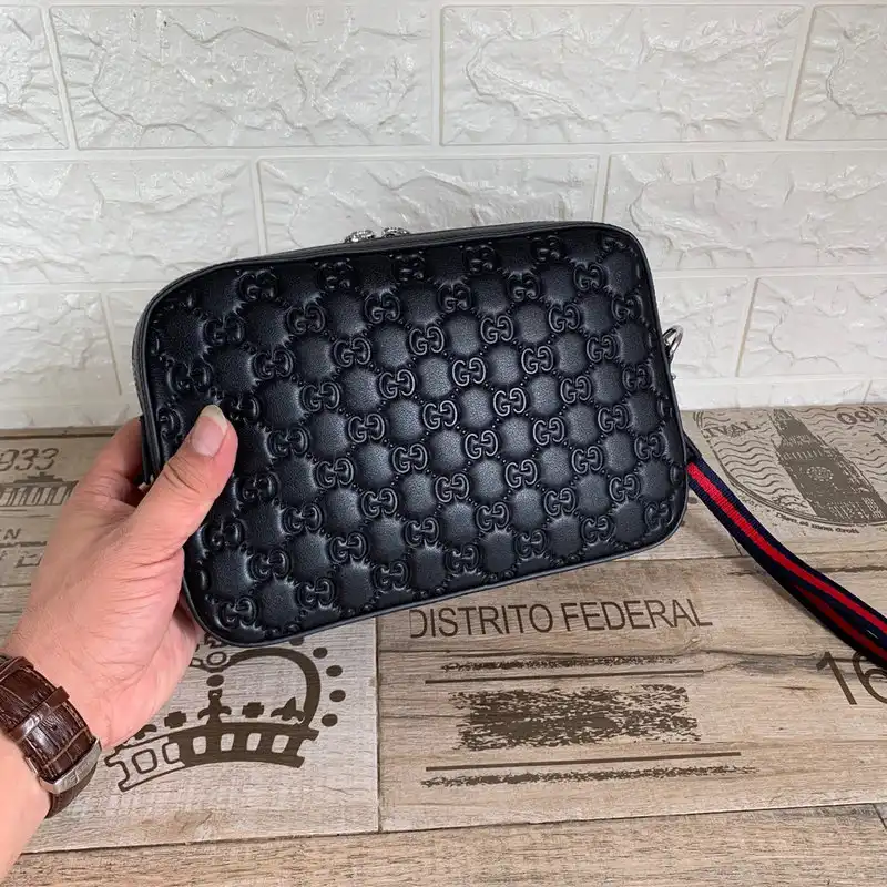 G*u*i bags 2111yz0048