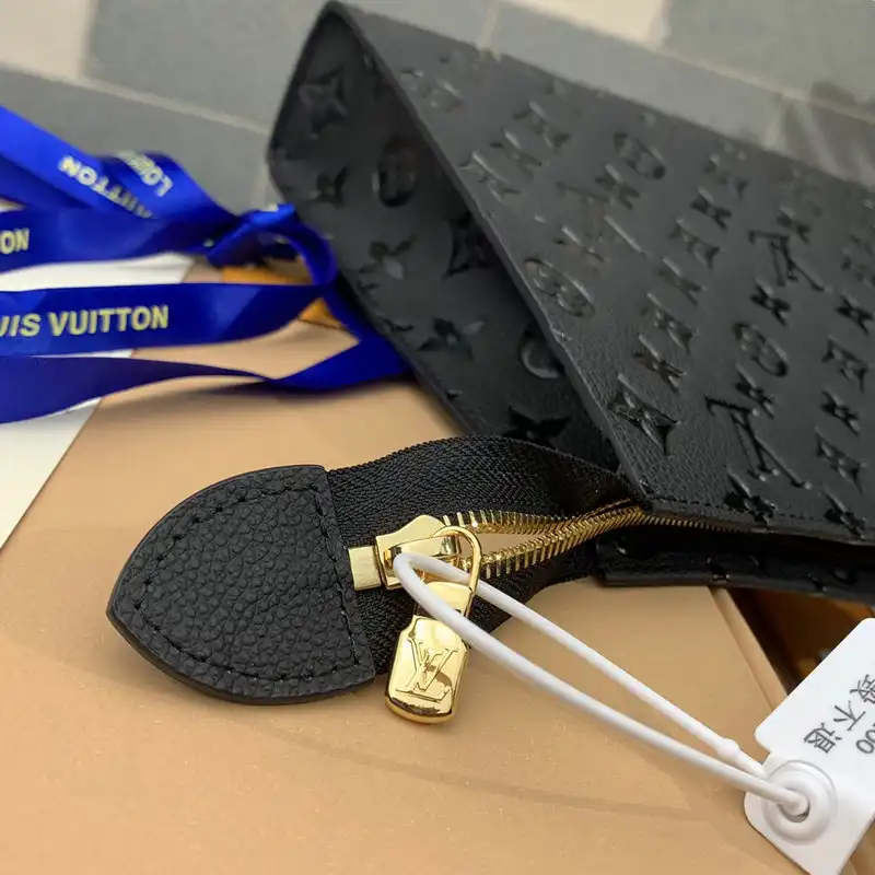 LV Bags 2111YZ0051