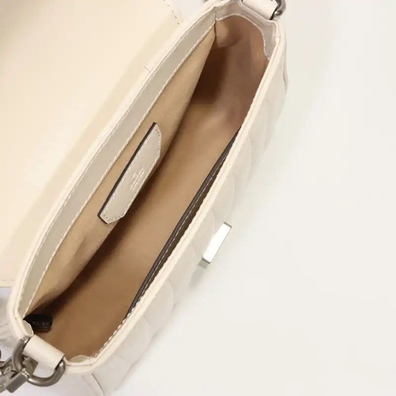 G*u*i bag 2112dj0005