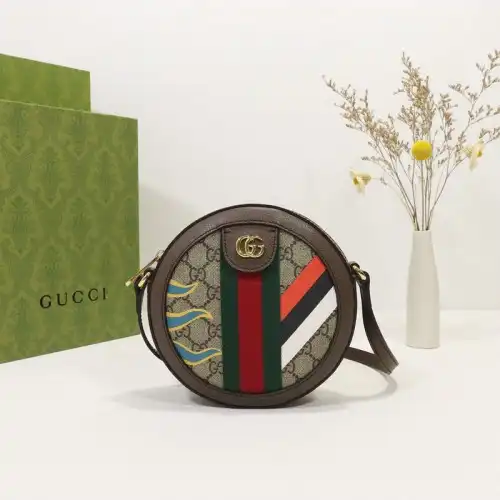 G*u*i bag 2112dj0045
