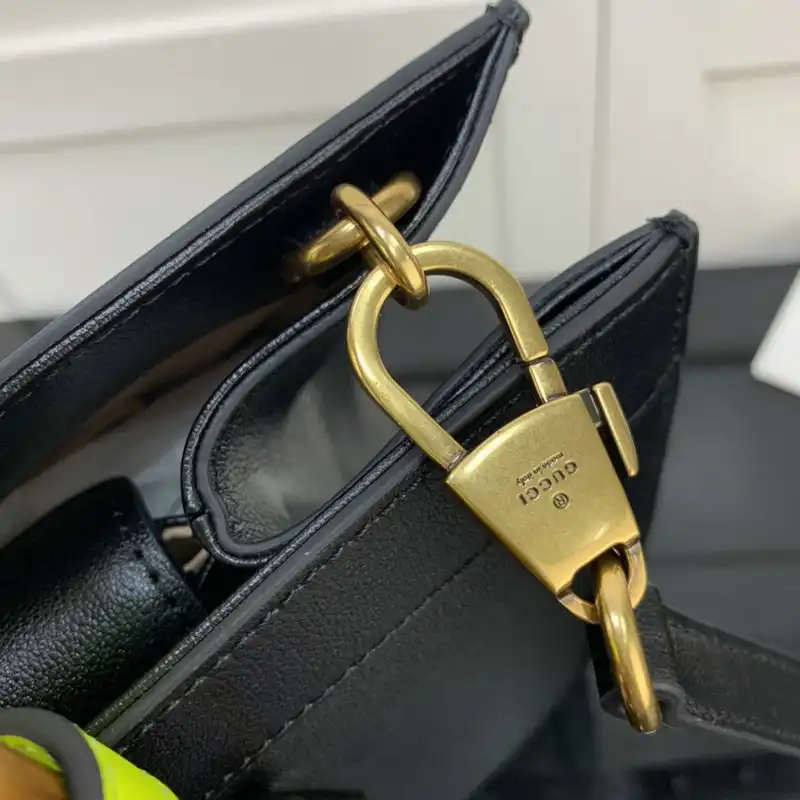 G*u*i bag 2112ya0102