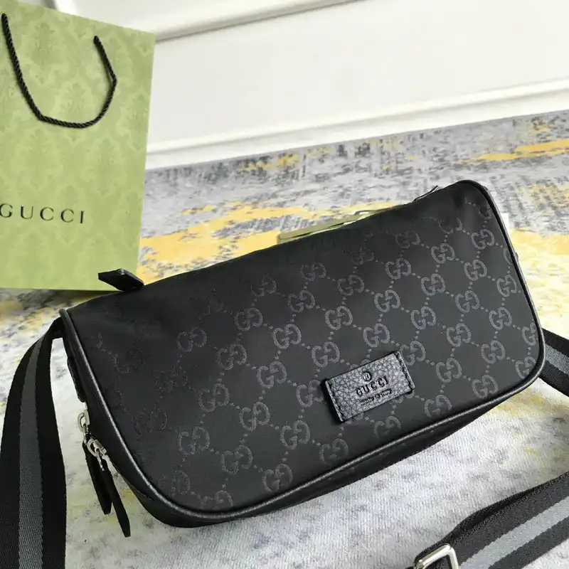 G*u*i bag 2201dj0021