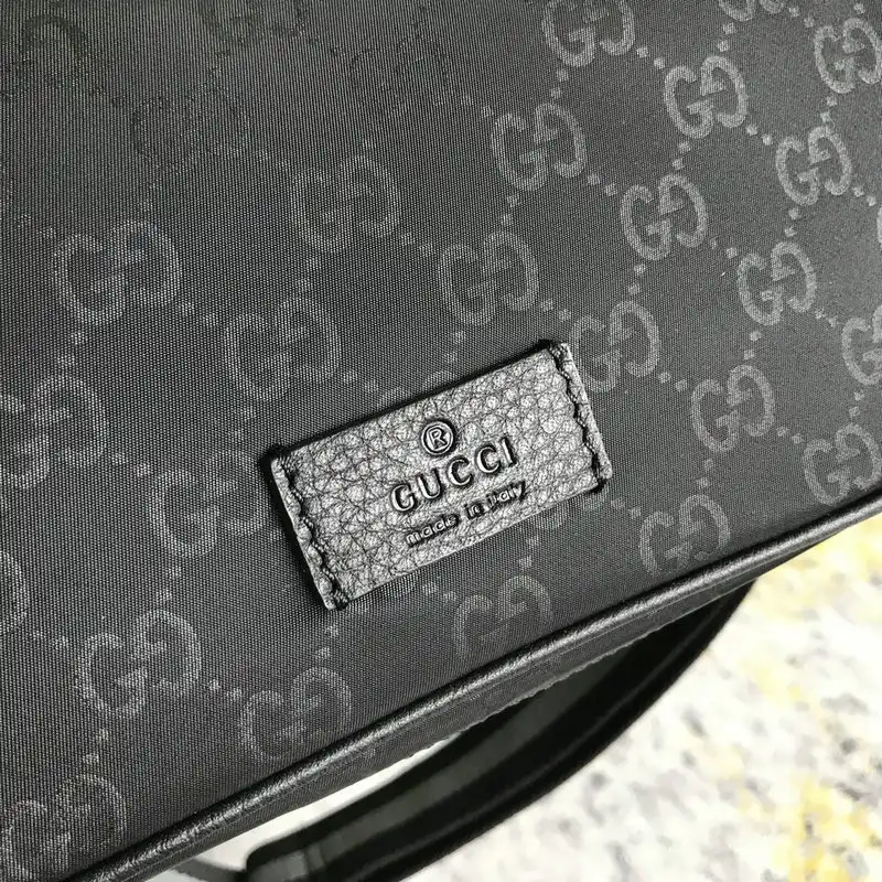 G*u*i bag 2201dj0021