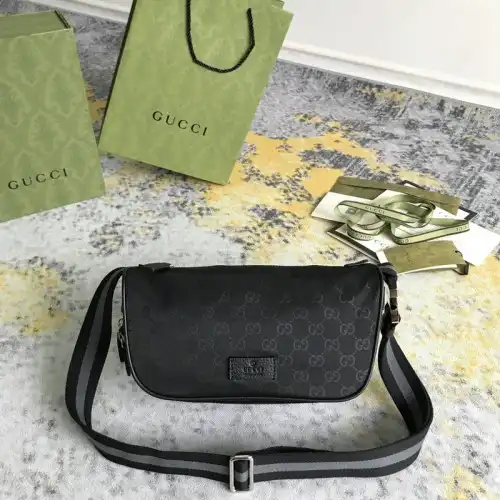 G*u*i bag 2201dj0021