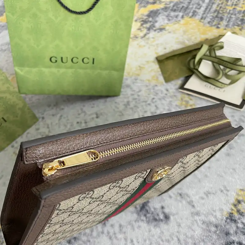 G*u*i bag 2201dj0042