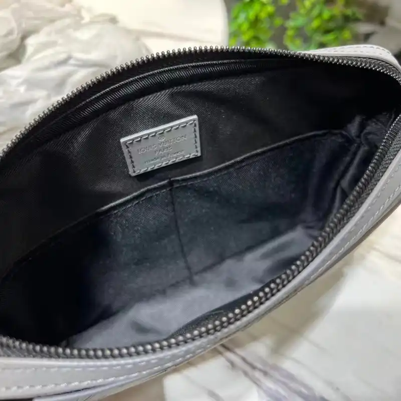 LV Bag 2204HT0015