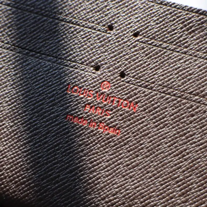 LV Bag 2204HT0017