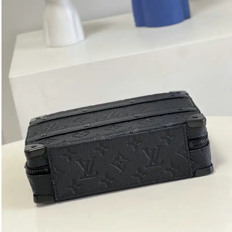 LV Bag 2204YA0011