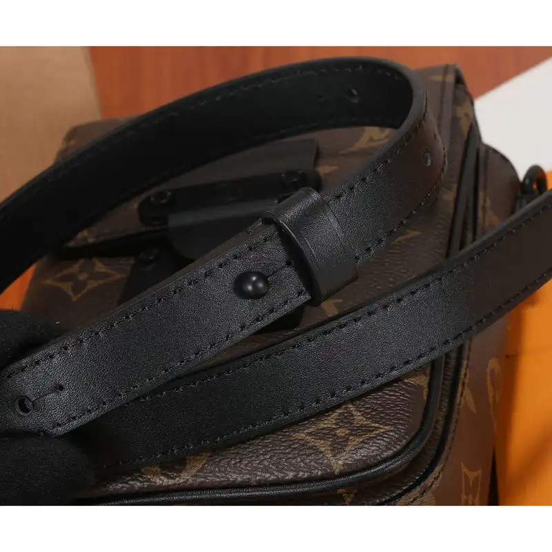 LV Bag 2207YA0004