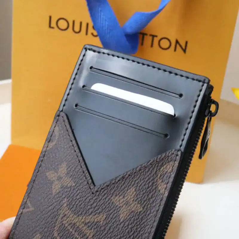 LV Bag 2208DJ0001