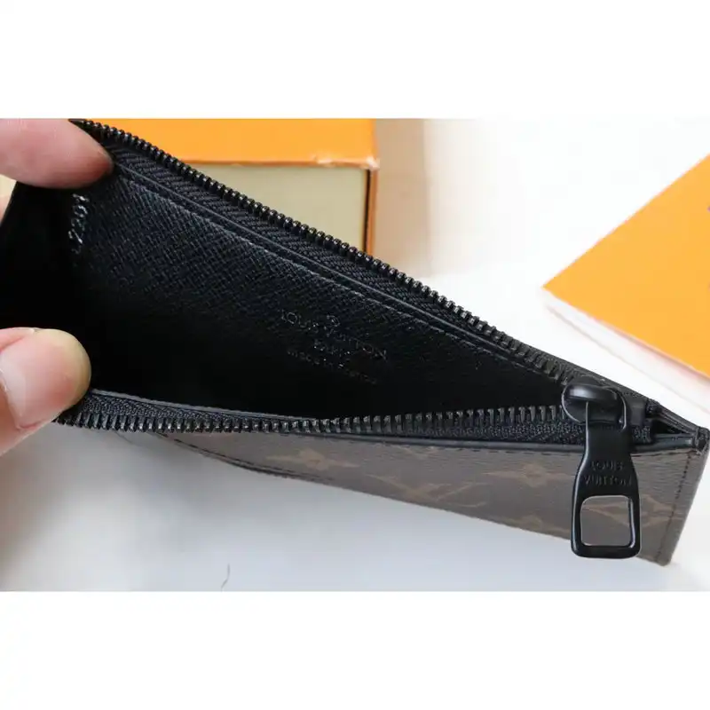 LV Bag 2208DJ0001