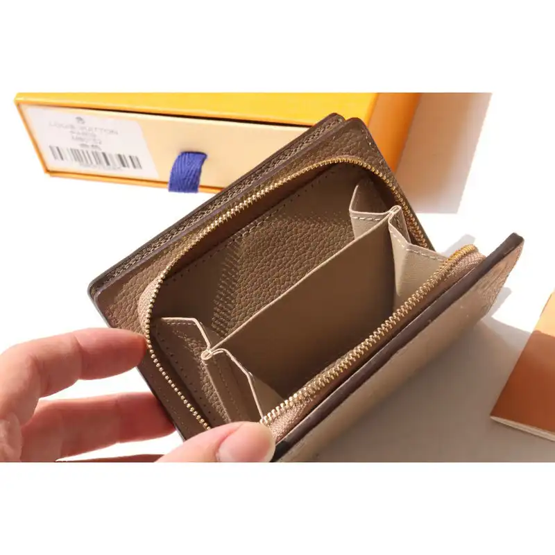 LV Bag 2208DJ0031
